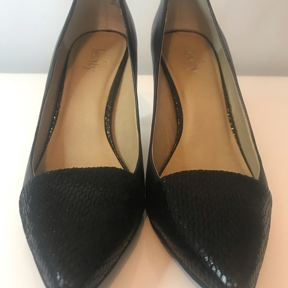 Levity Black Leather Dress Pump - Picture 5 of 7